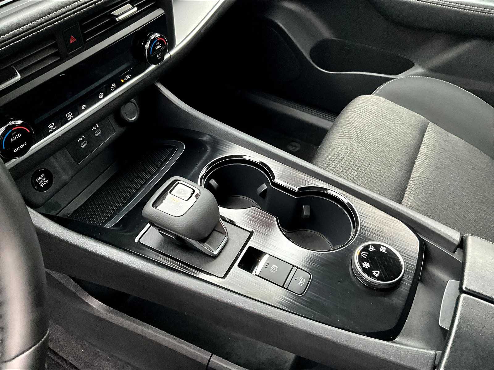 2025 Nissan Rogue SV - Photo 20