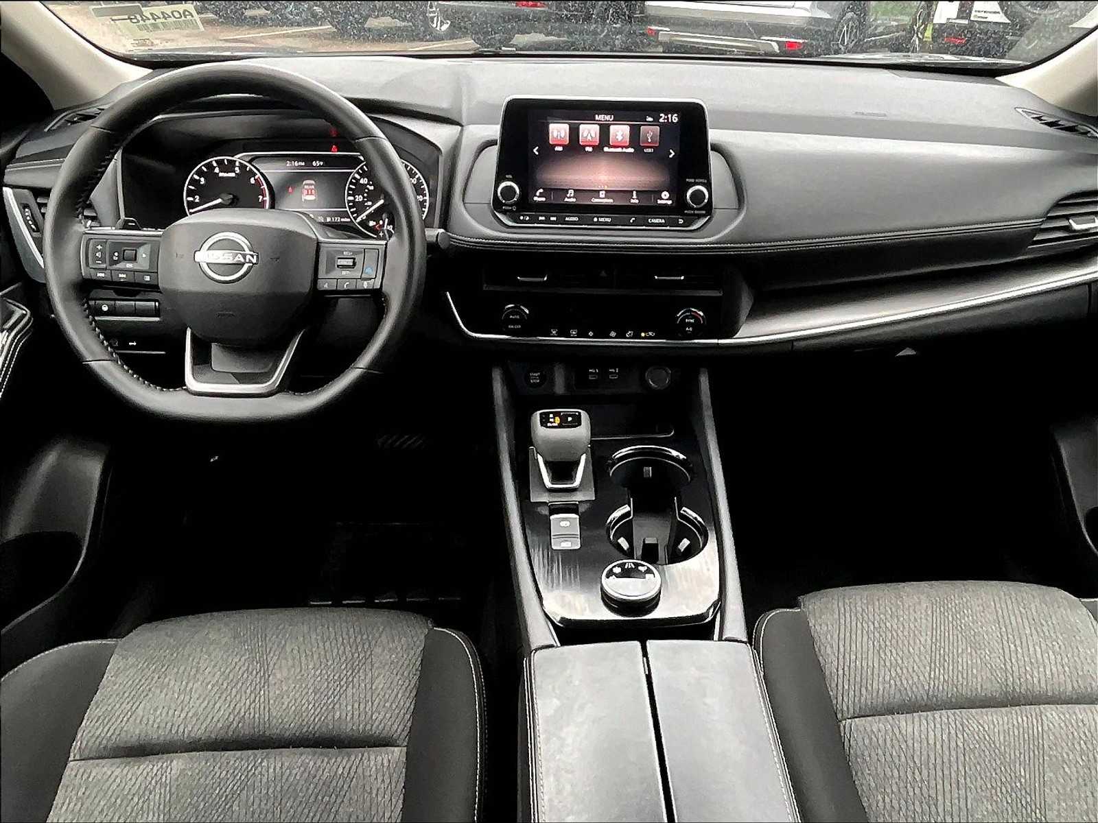 2025 Nissan Rogue SV - Photo 21