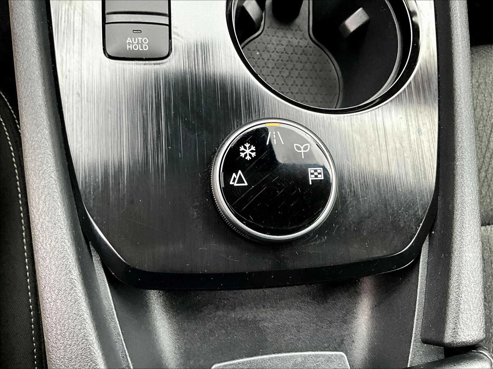 2025 Nissan Rogue SV - Photo 26