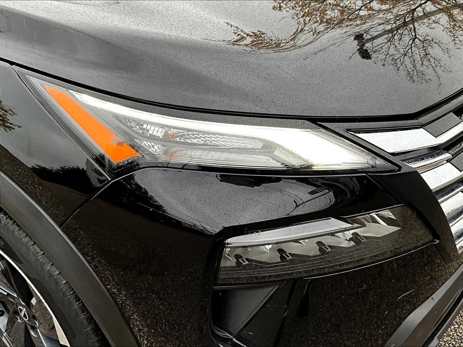2025 Nissan Rogue SV - Photo 31