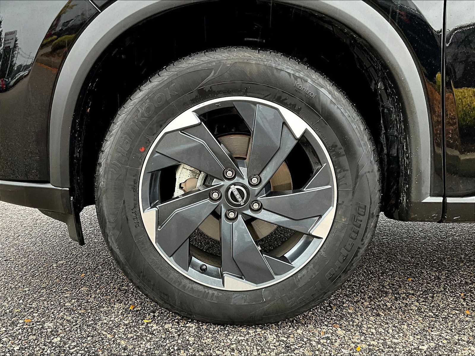 2025 Nissan Rogue SV - Photo 7