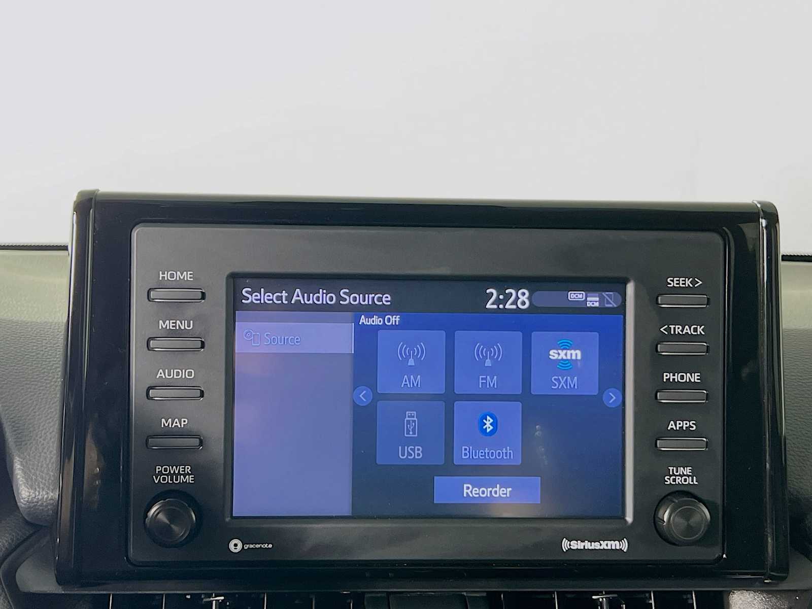 2022 Toyota RAV4 LE - Photo 14
