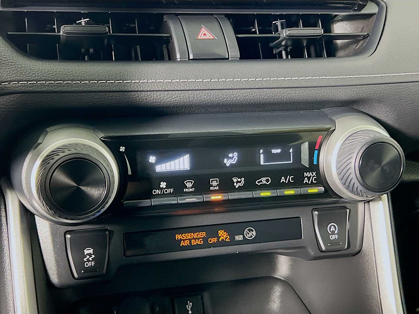 2022 Toyota RAV4 LE - Photo 15
