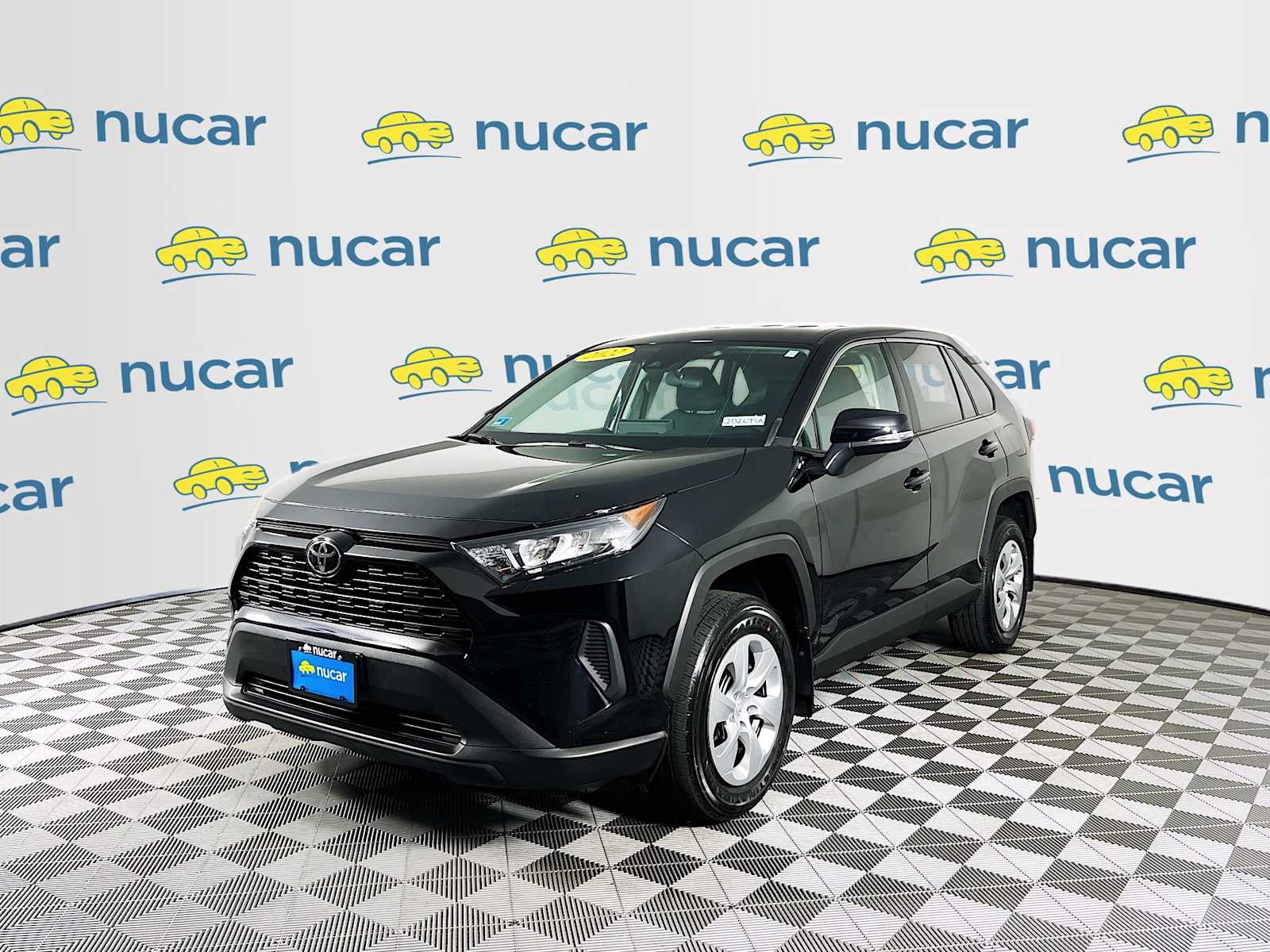 2022 Toyota RAV4 LE - Photo 3