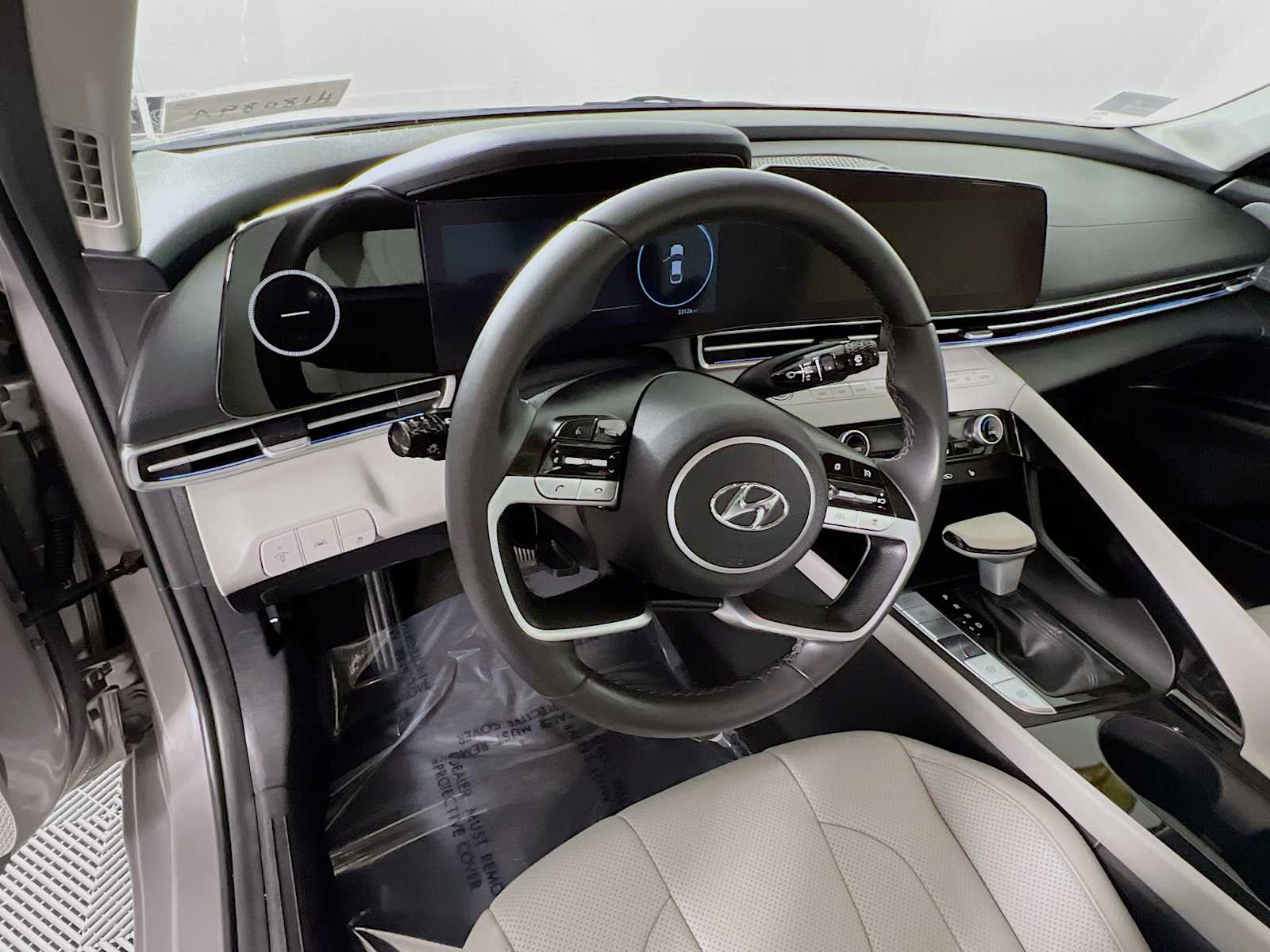 2023 Hyundai Elantra Limited - Photo 11
