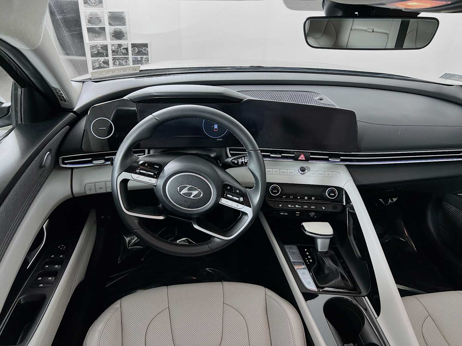 2023 Hyundai Elantra Limited - Photo 23