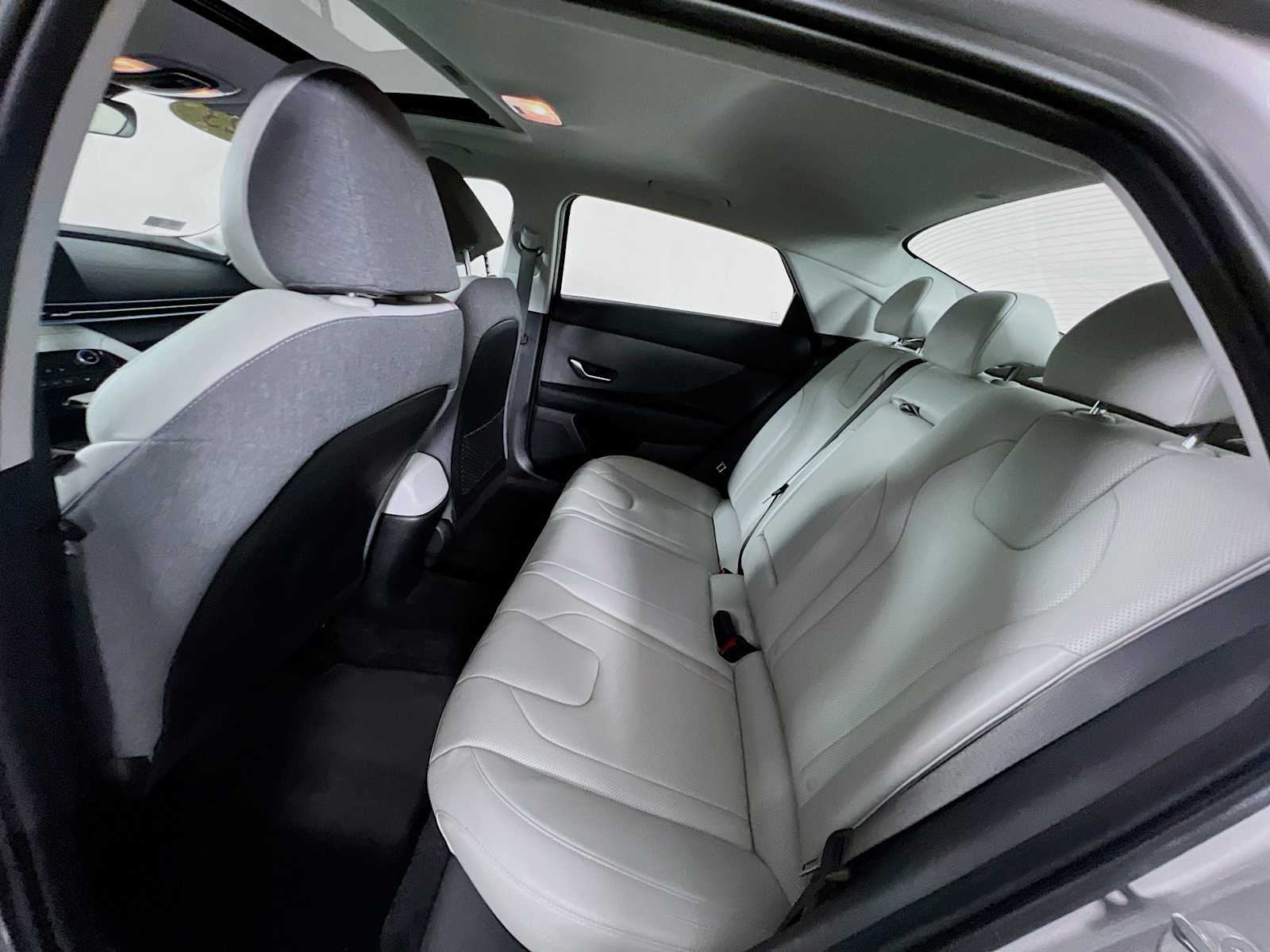 2023 Hyundai Elantra Limited - Photo 25