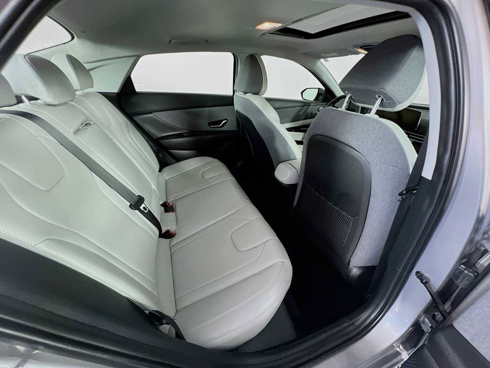 2023 Hyundai Elantra Limited - Photo 27