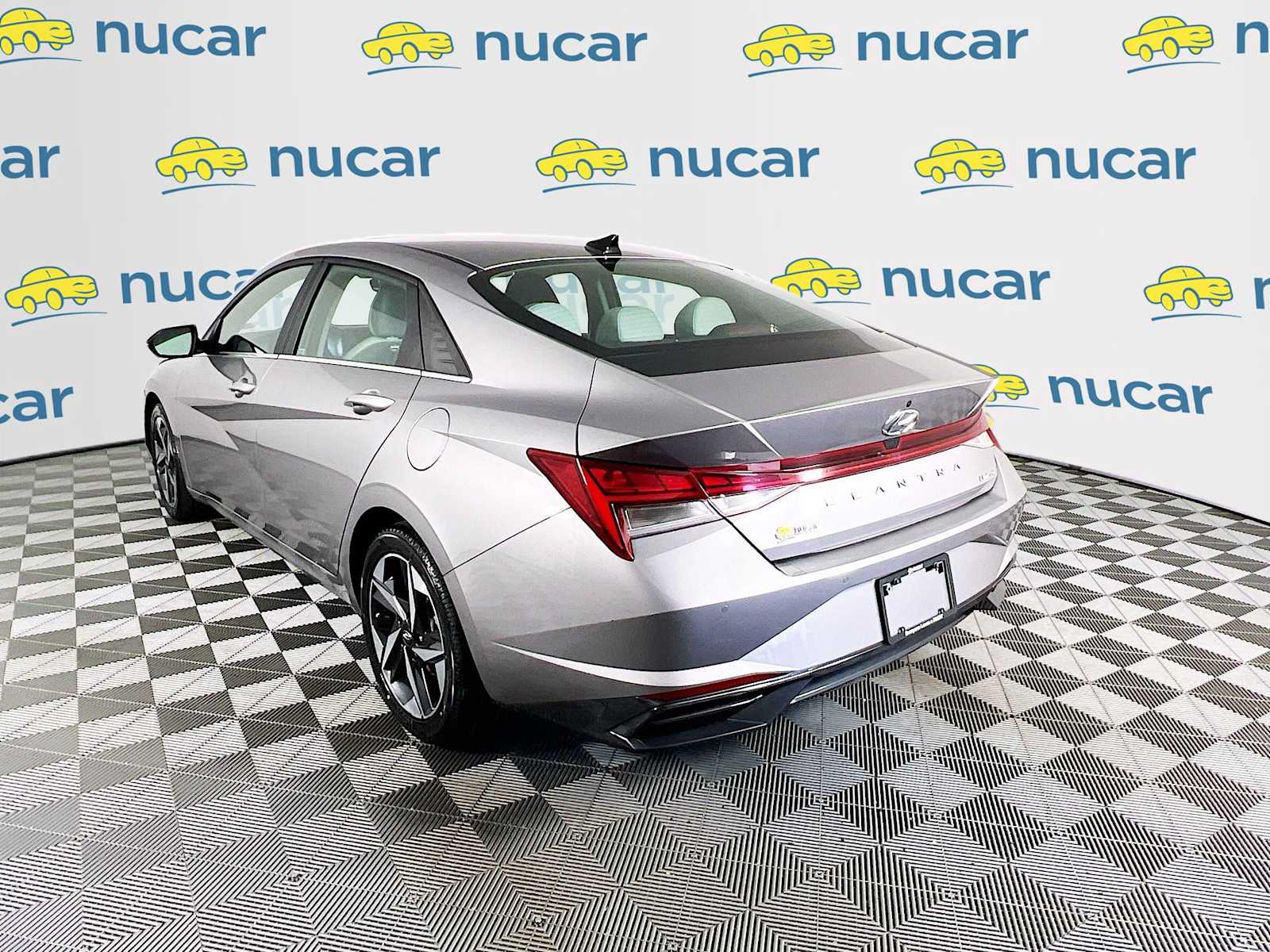 2023 Hyundai Elantra Limited - Photo 5