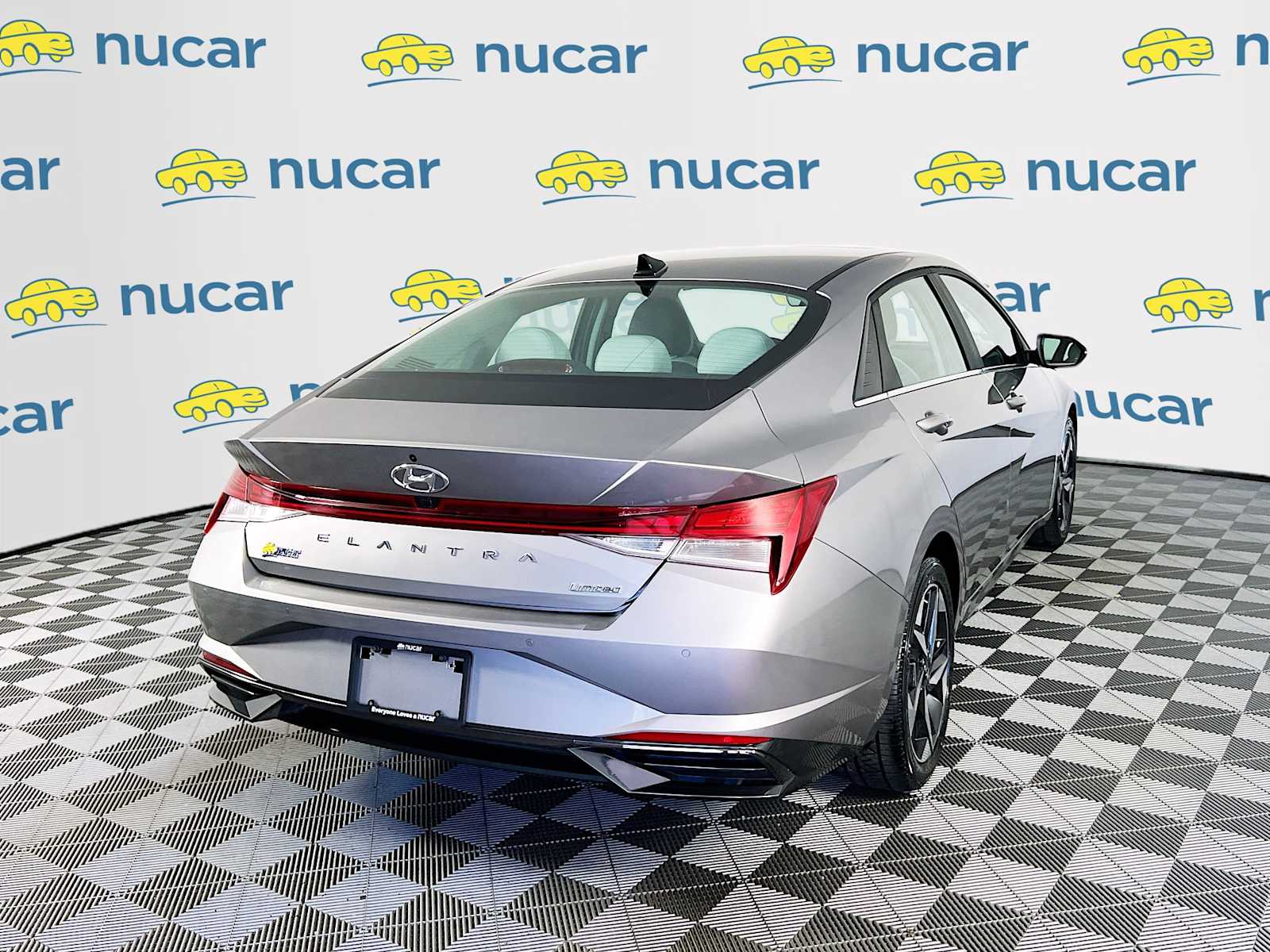 2023 Hyundai Elantra Limited - Photo 7