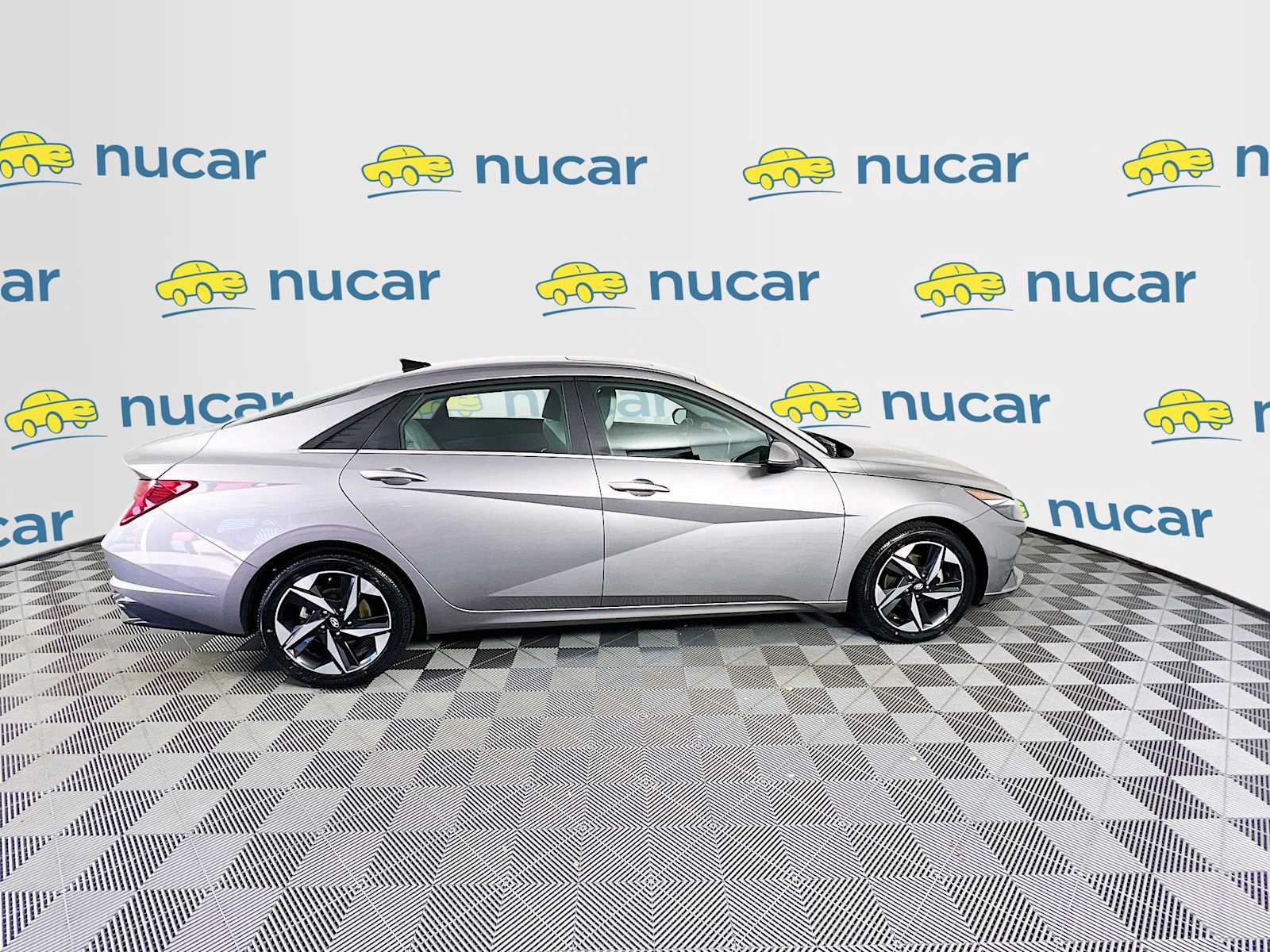 2023 Hyundai Elantra Limited - Photo 8