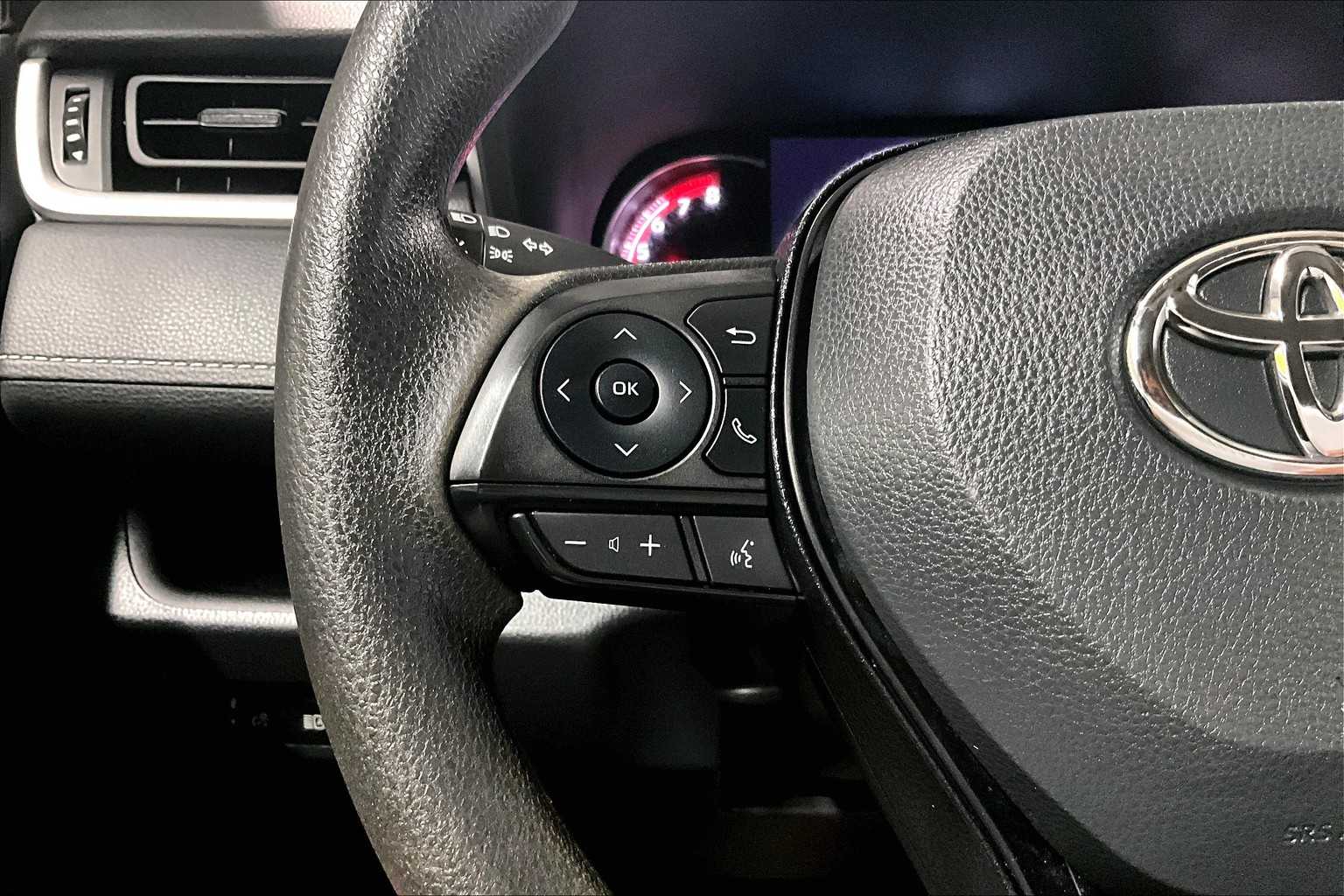 2023 Toyota RAV4 LE - Photo 22