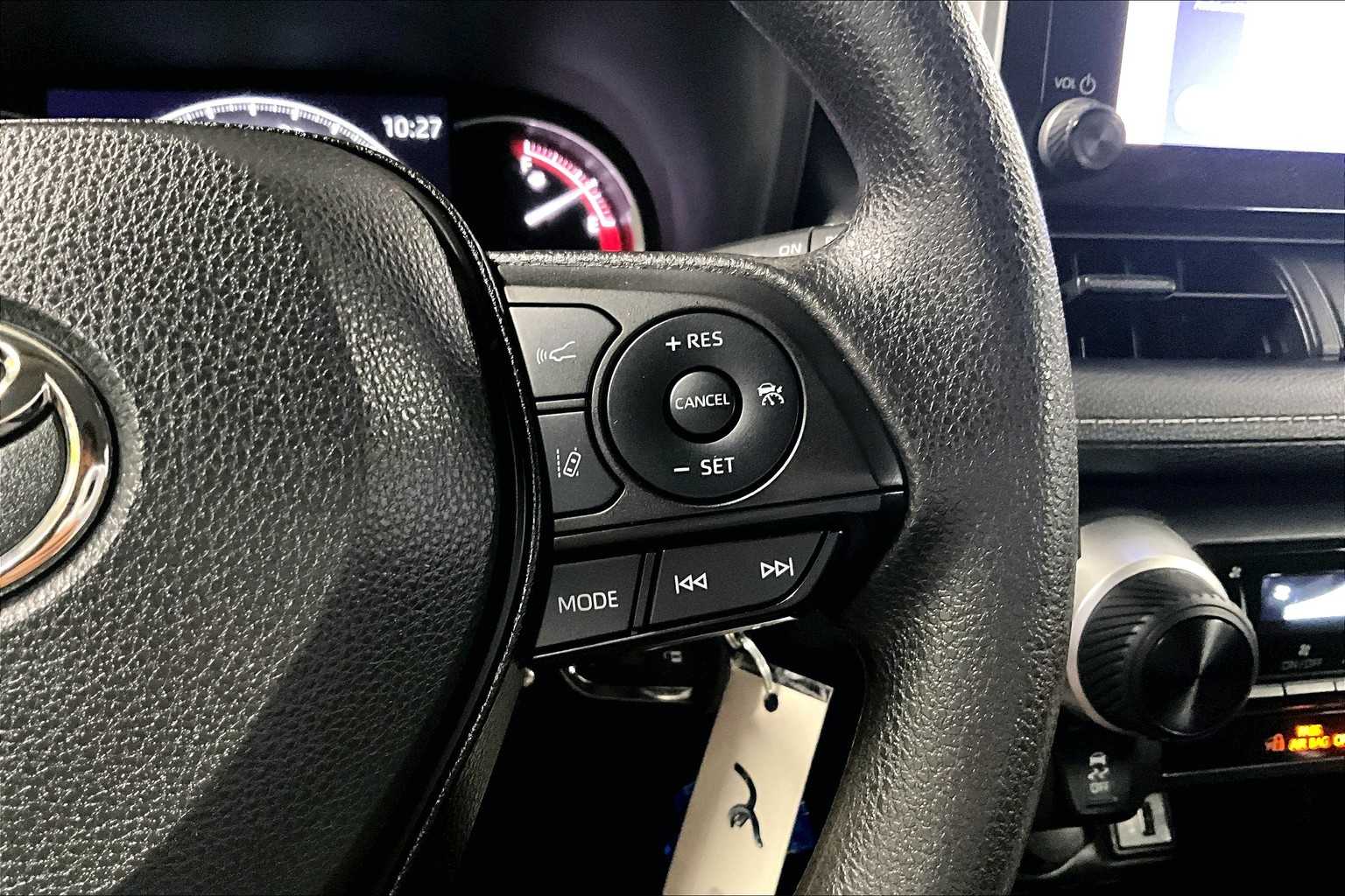 2023 Toyota RAV4 LE - Photo 23