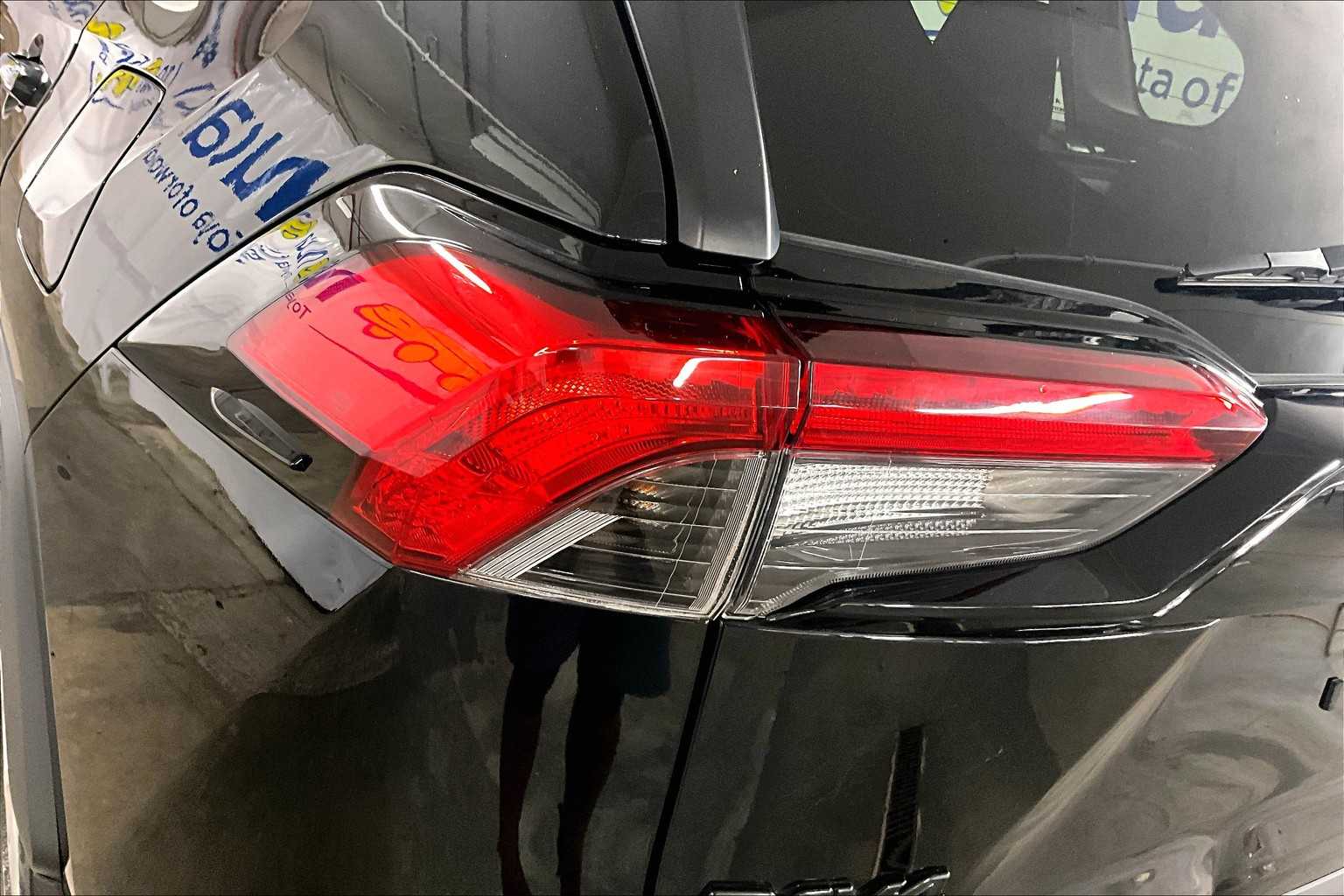 2023 Toyota RAV4 LE - Photo 33