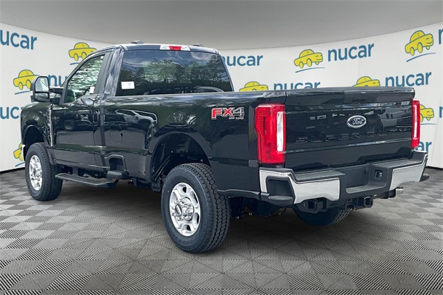 2025 Ford F-350SD XLT - Photo 4