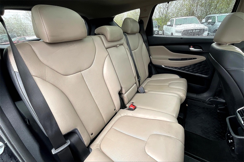 2020 Hyundai Santa Fe Limited - Photo 15