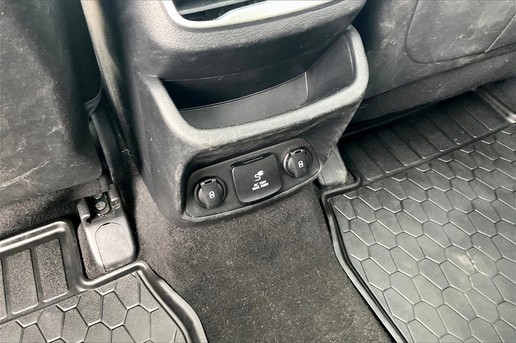 2020 Hyundai Santa Fe Limited - Photo 27