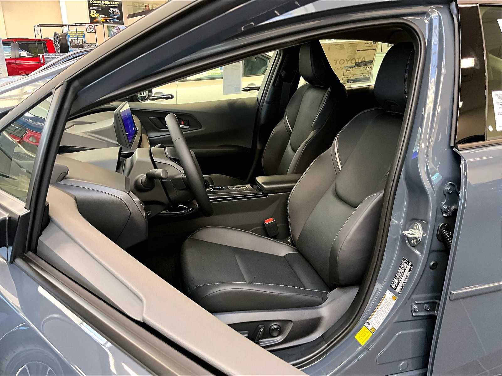 2026 Toyota Prius XLE - Photo 11