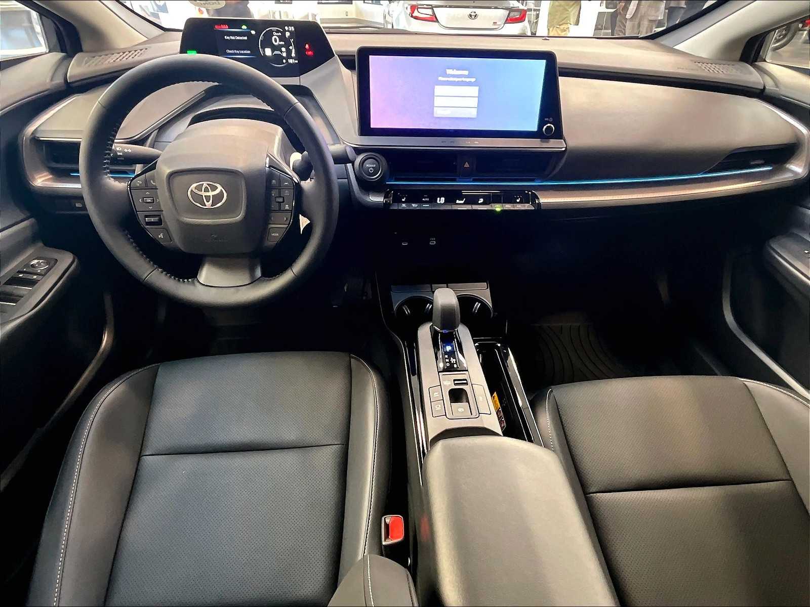 2026 Toyota Prius XLE - Photo 12