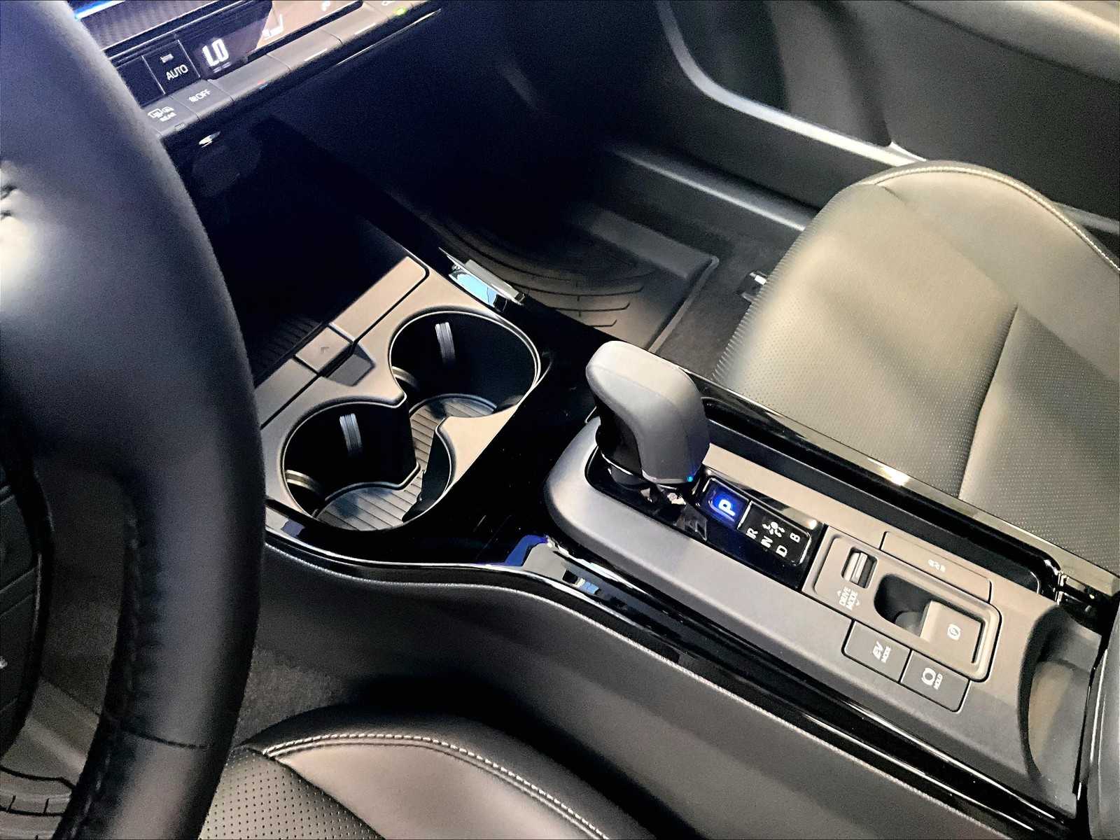 2026 Toyota Prius XLE - Photo 14