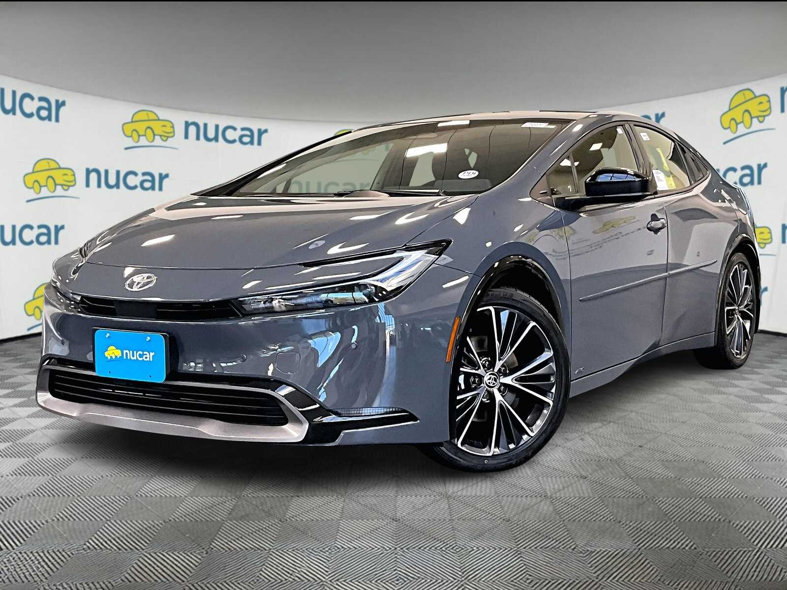 2026 Toyota Prius XLE - Photo 4