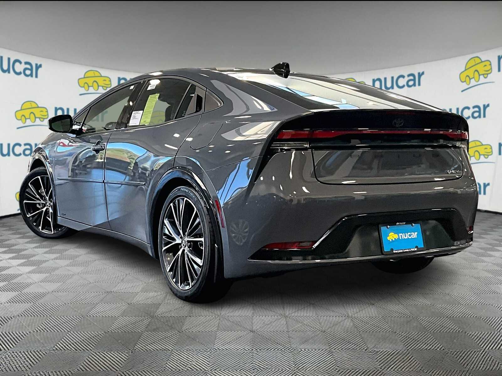 2026 Toyota Prius XLE - Photo 5