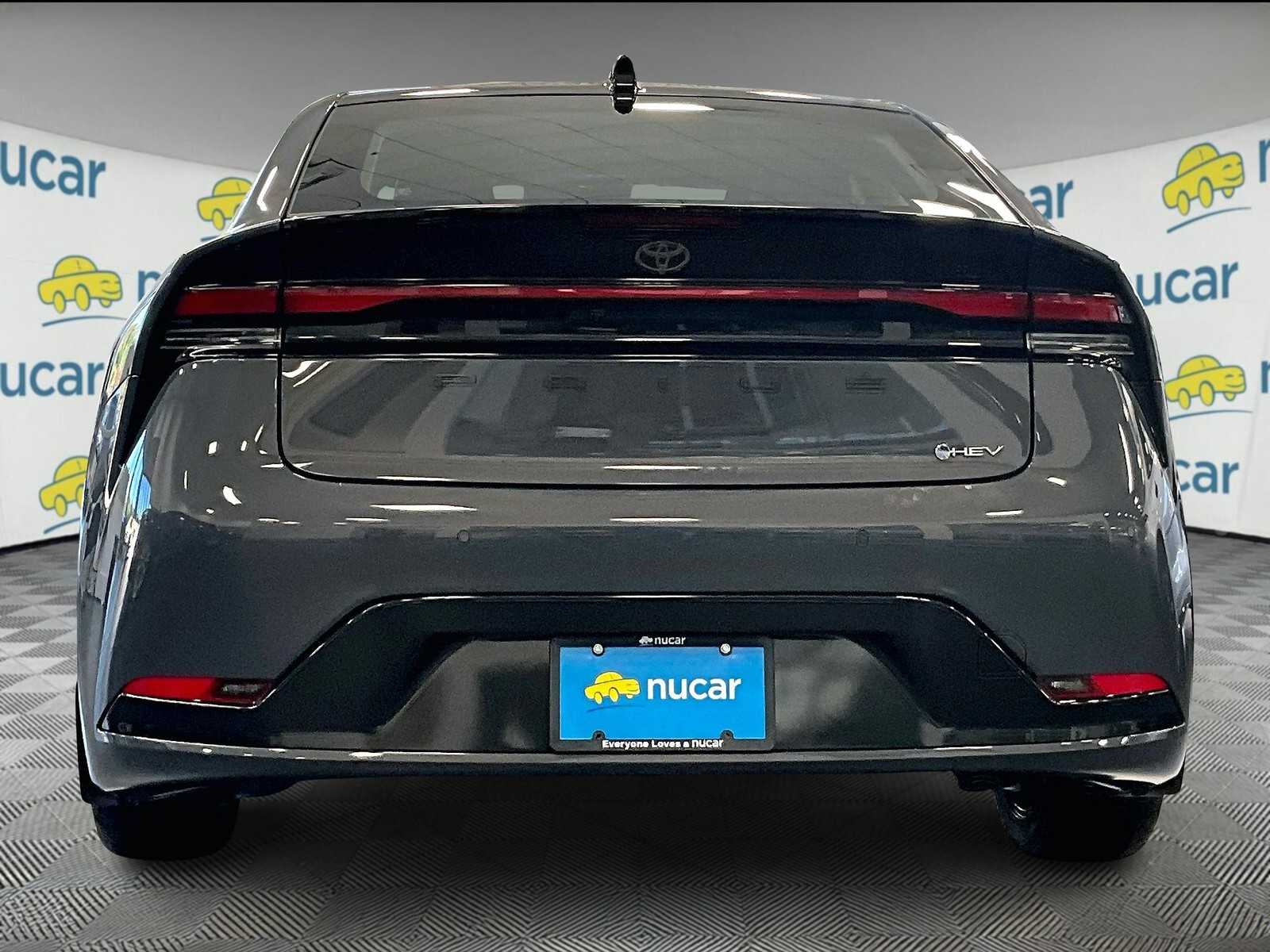 2026 Toyota Prius XLE - Photo 6