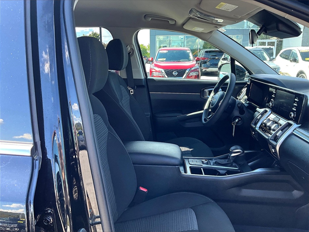 2022 Kia Sorento LX - Photo 11