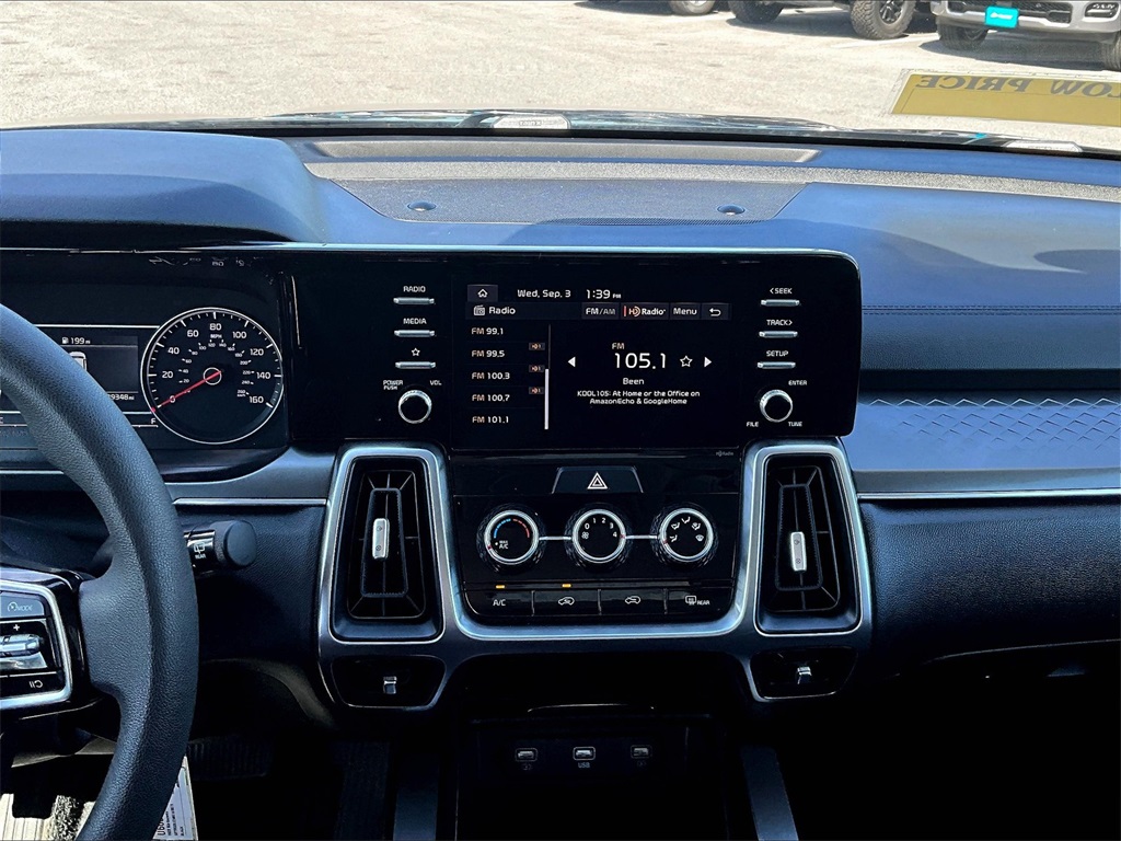 2022 Kia Sorento LX - Photo 19