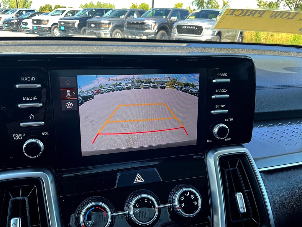 2022 Kia Sorento LX - Photo 20
