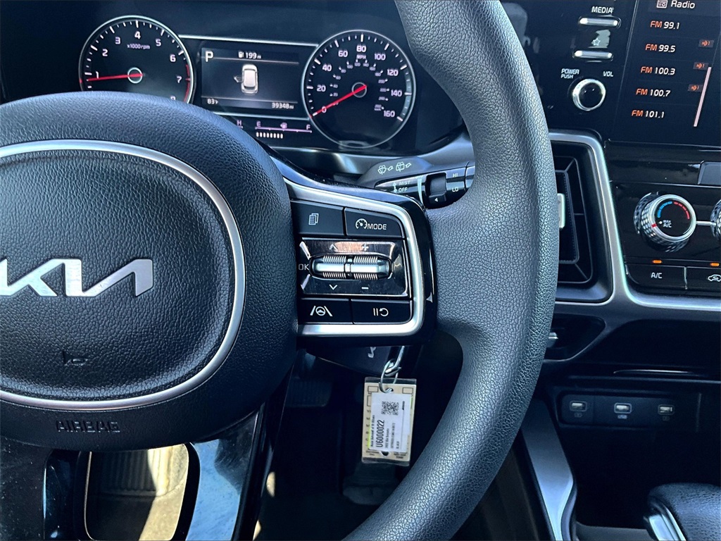 2022 Kia Sorento LX - Photo 25