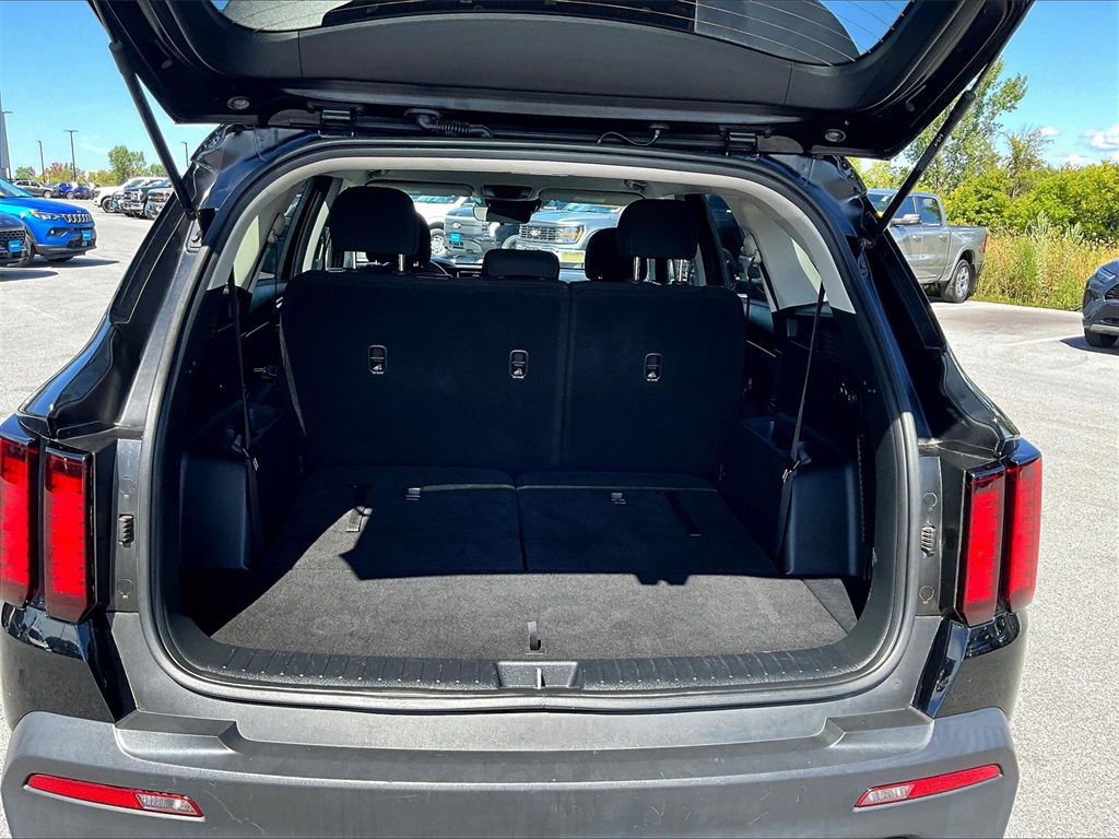 2022 Kia Sorento LX - Photo 36