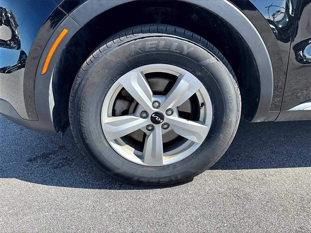 2022 Kia Sorento LX - Photo 7