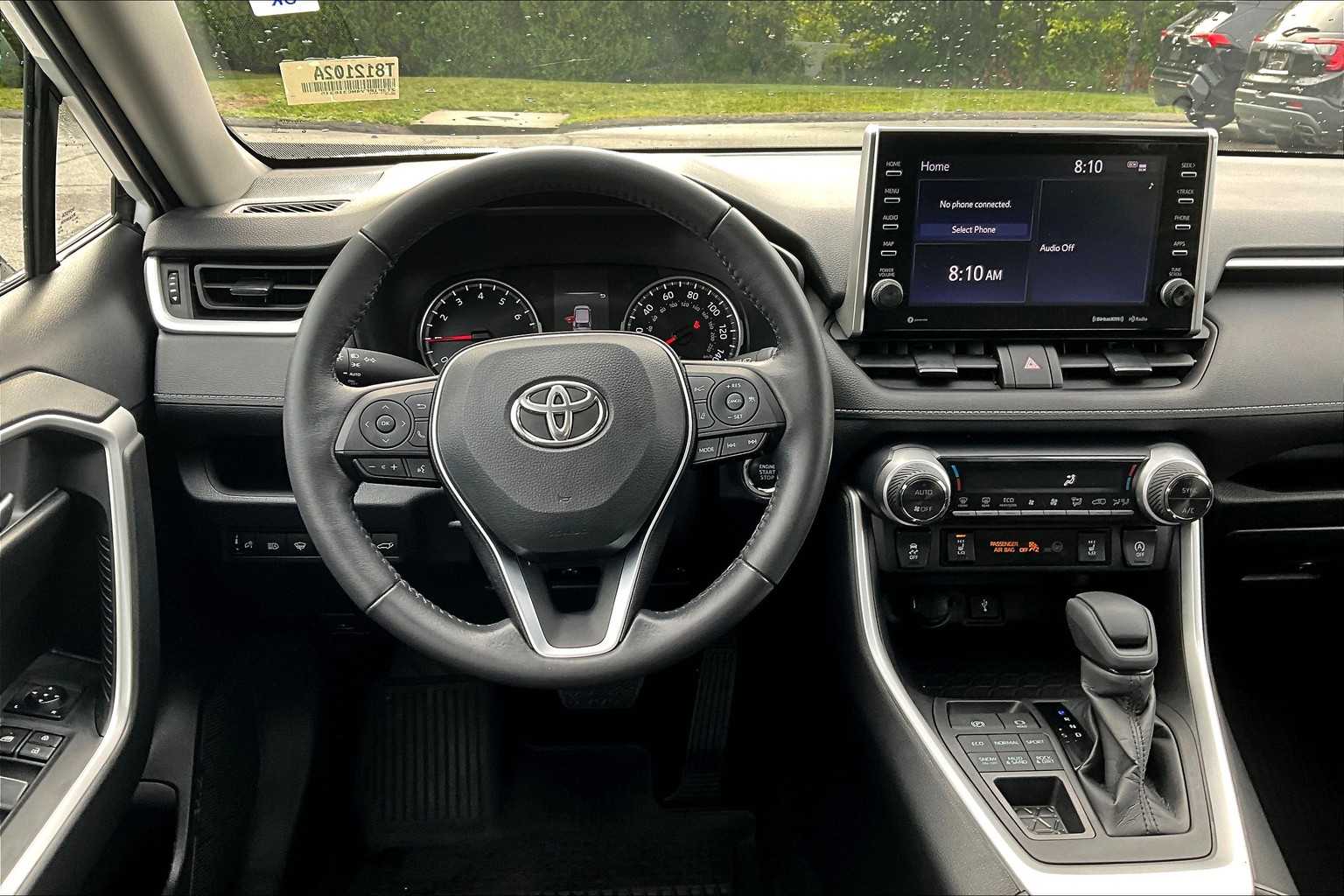 2022 Toyota RAV4 XLE - Photo 17