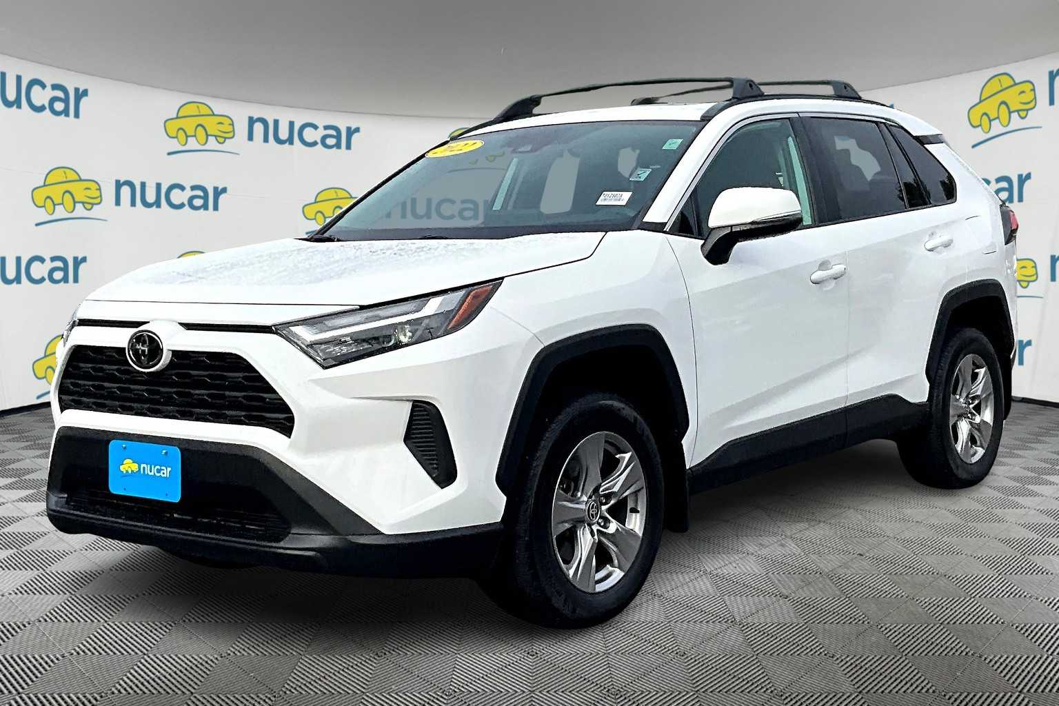 2022 Toyota RAV4 XLE - Photo 3