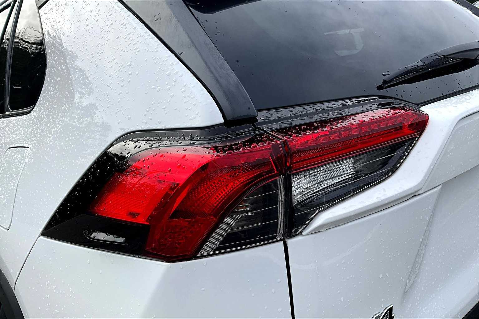 2022 Toyota RAV4 XLE - Photo 34