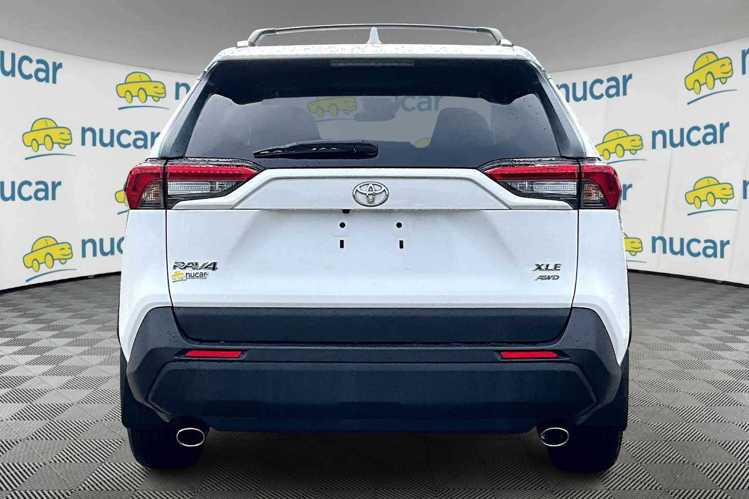 2022 Toyota RAV4 XLE - Photo 5