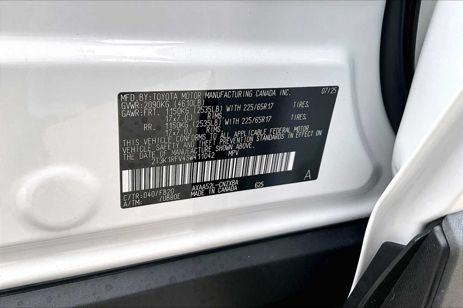 2025 Toyota RAV4 LE - Photo 17