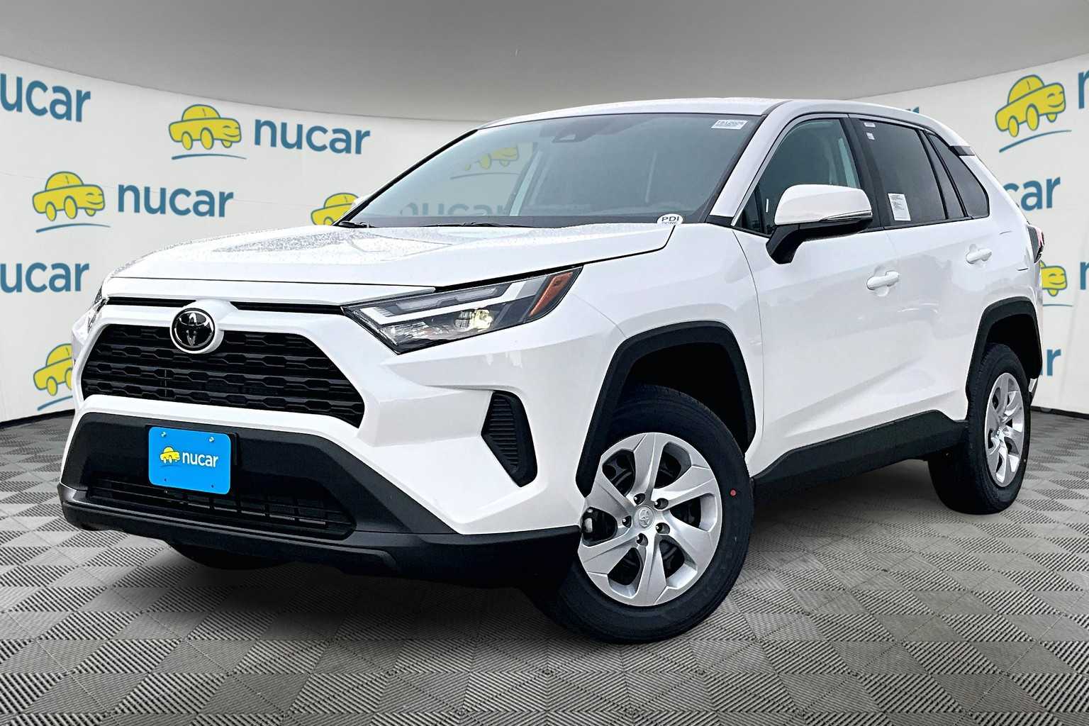 2025 Toyota RAV4 LE - Photo 4