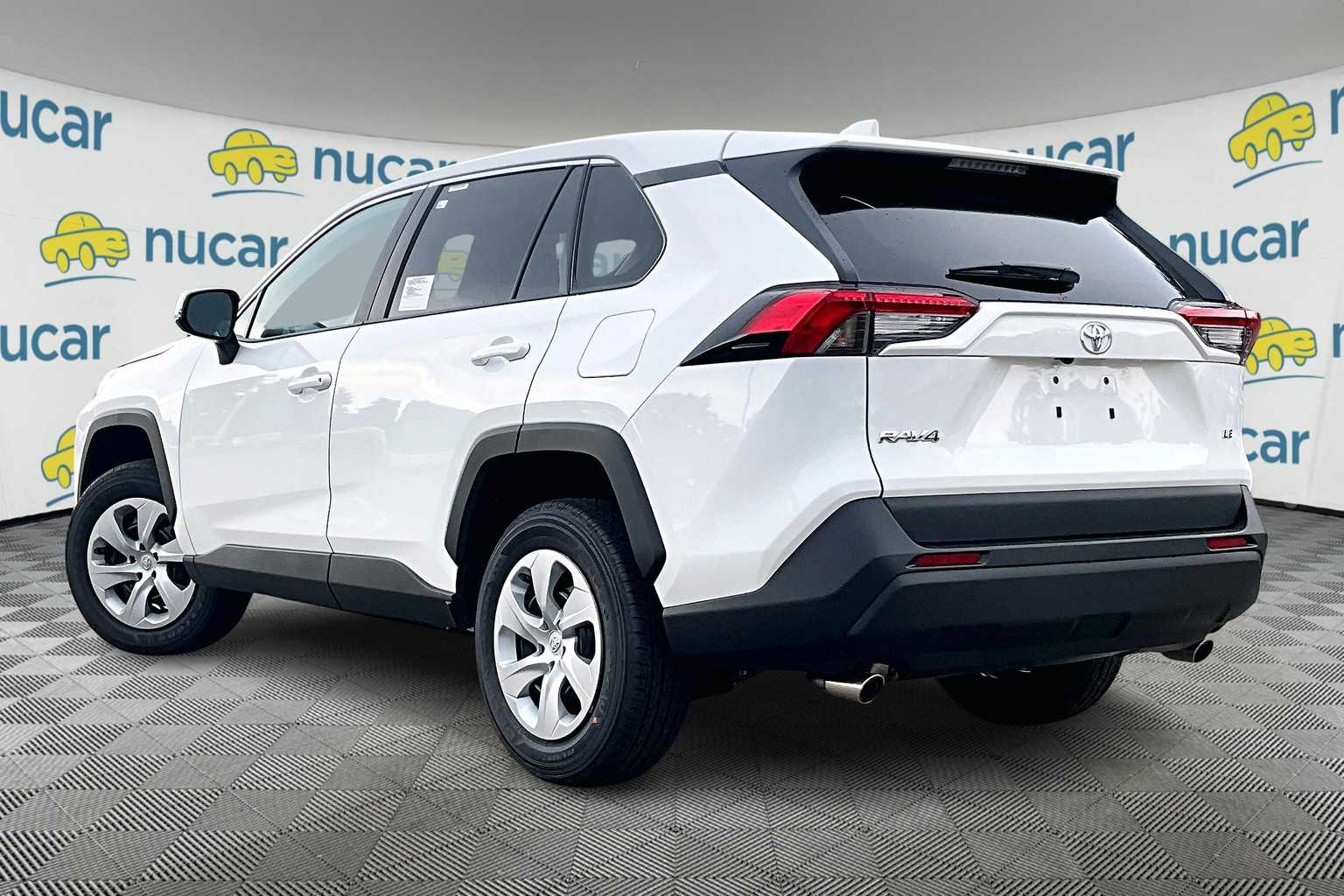 2025 Toyota RAV4 LE - Photo 5