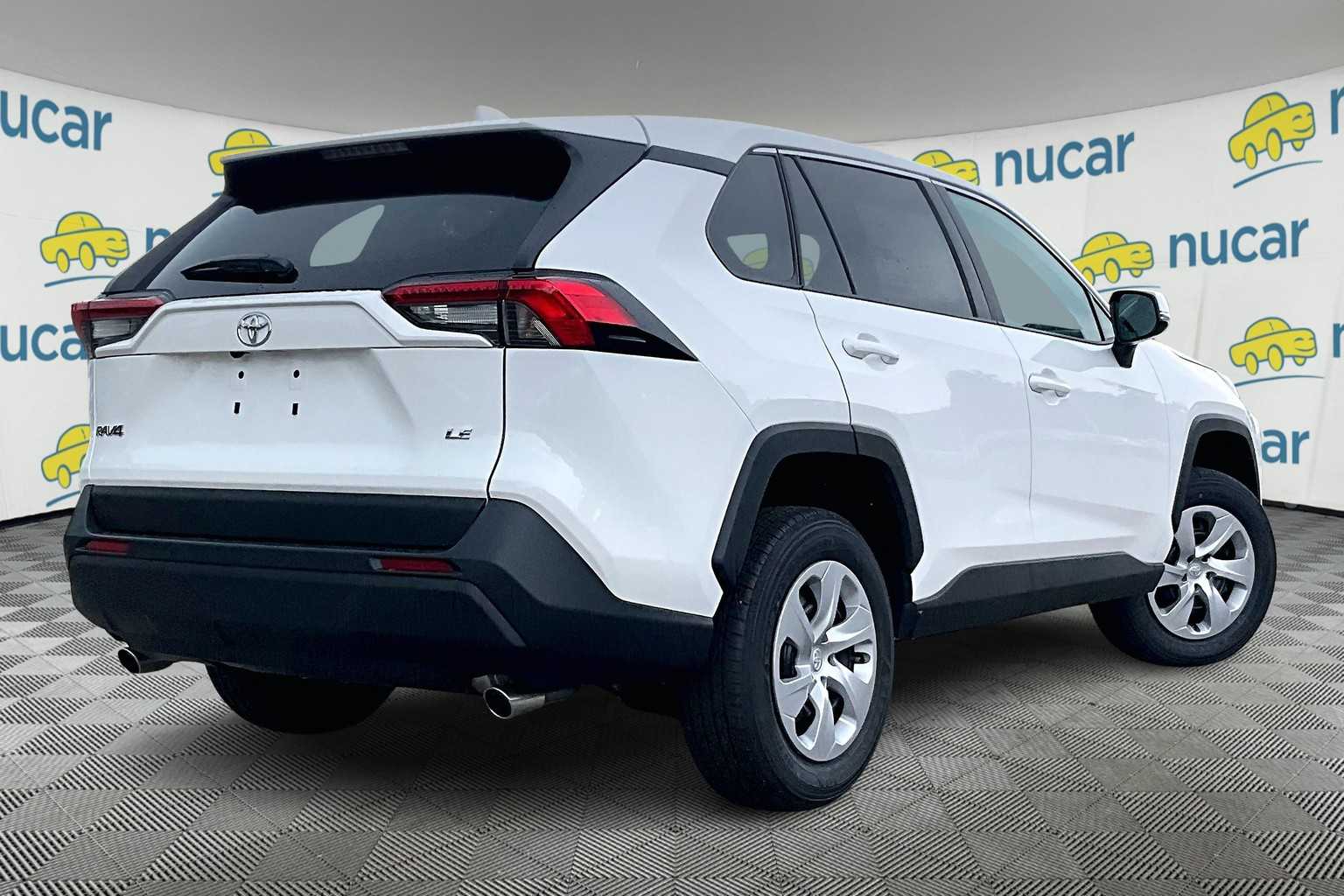 2025 Toyota RAV4 LE - Photo 7