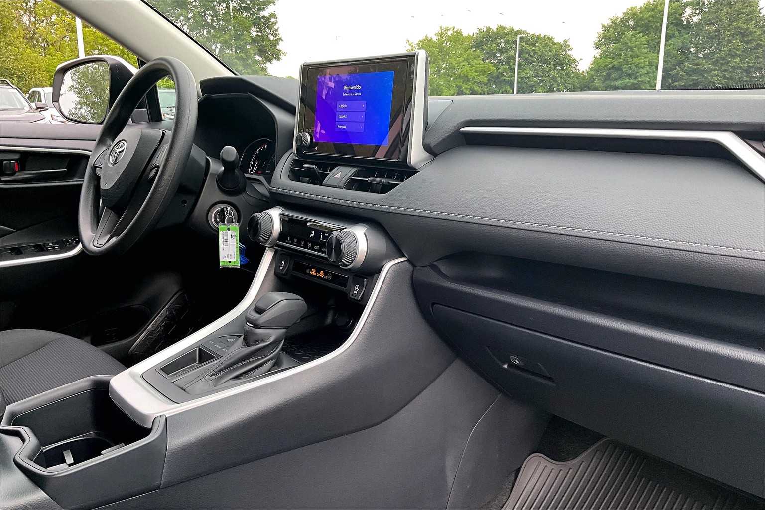 2025 Toyota RAV4 LE - Photo 10