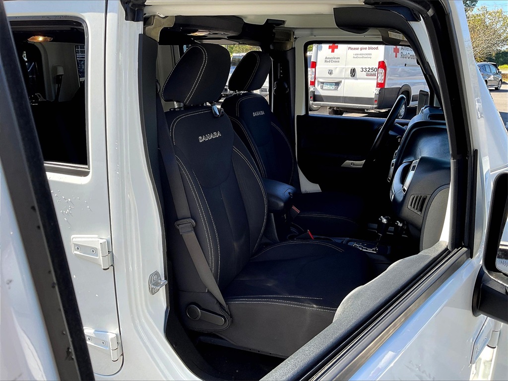 2018 Jeep Wrangler JK Unlimited Sahara - Photo 11