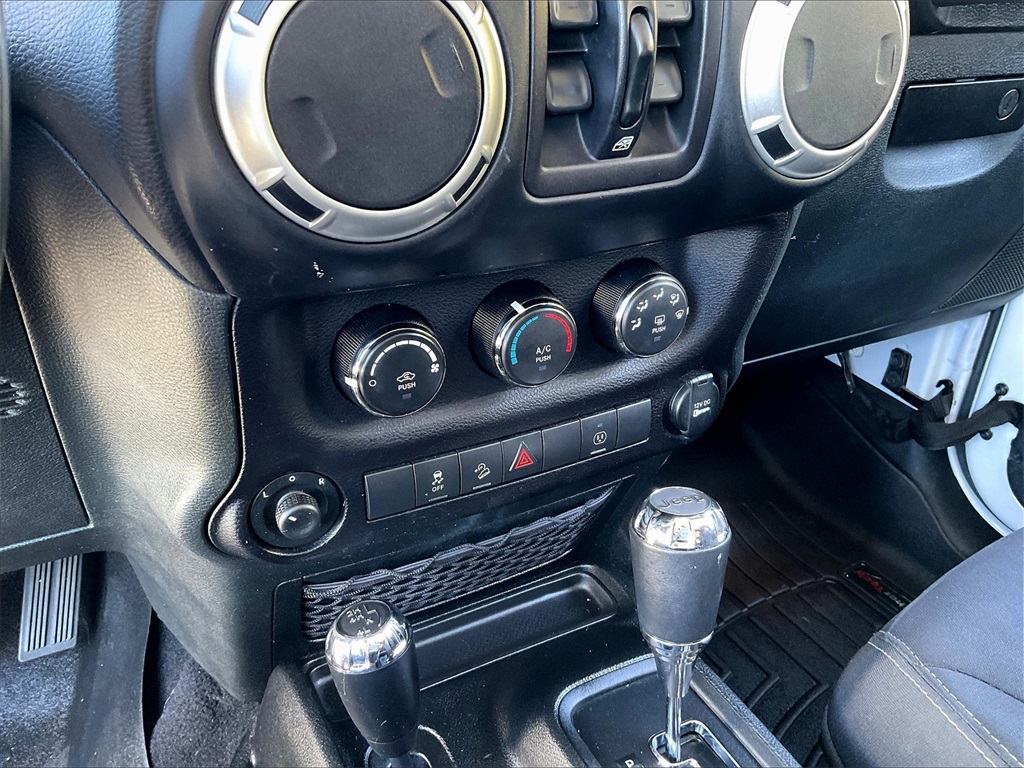 2018 Jeep Wrangler JK Unlimited Sahara - Photo 12