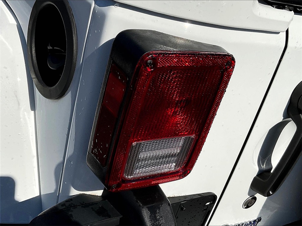 2018 Jeep Wrangler JK Unlimited Sahara - Photo 29
