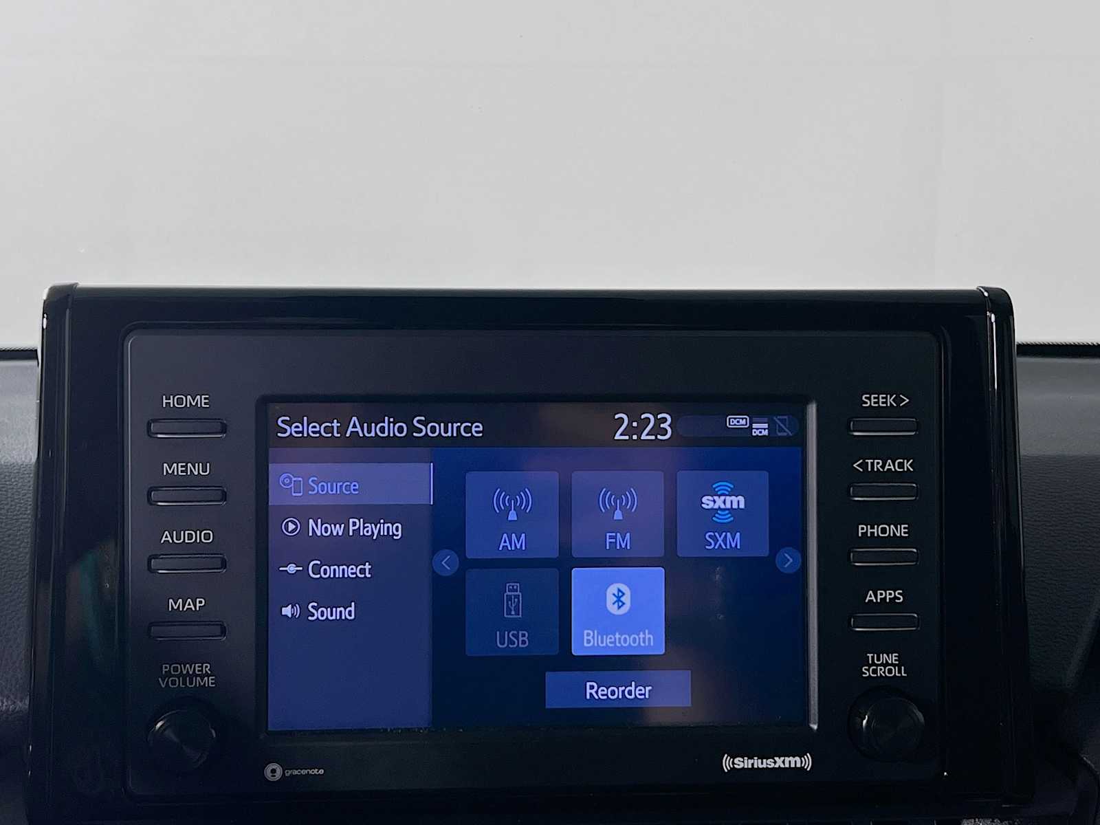 2022 Toyota RAV4 LE - Photo 14