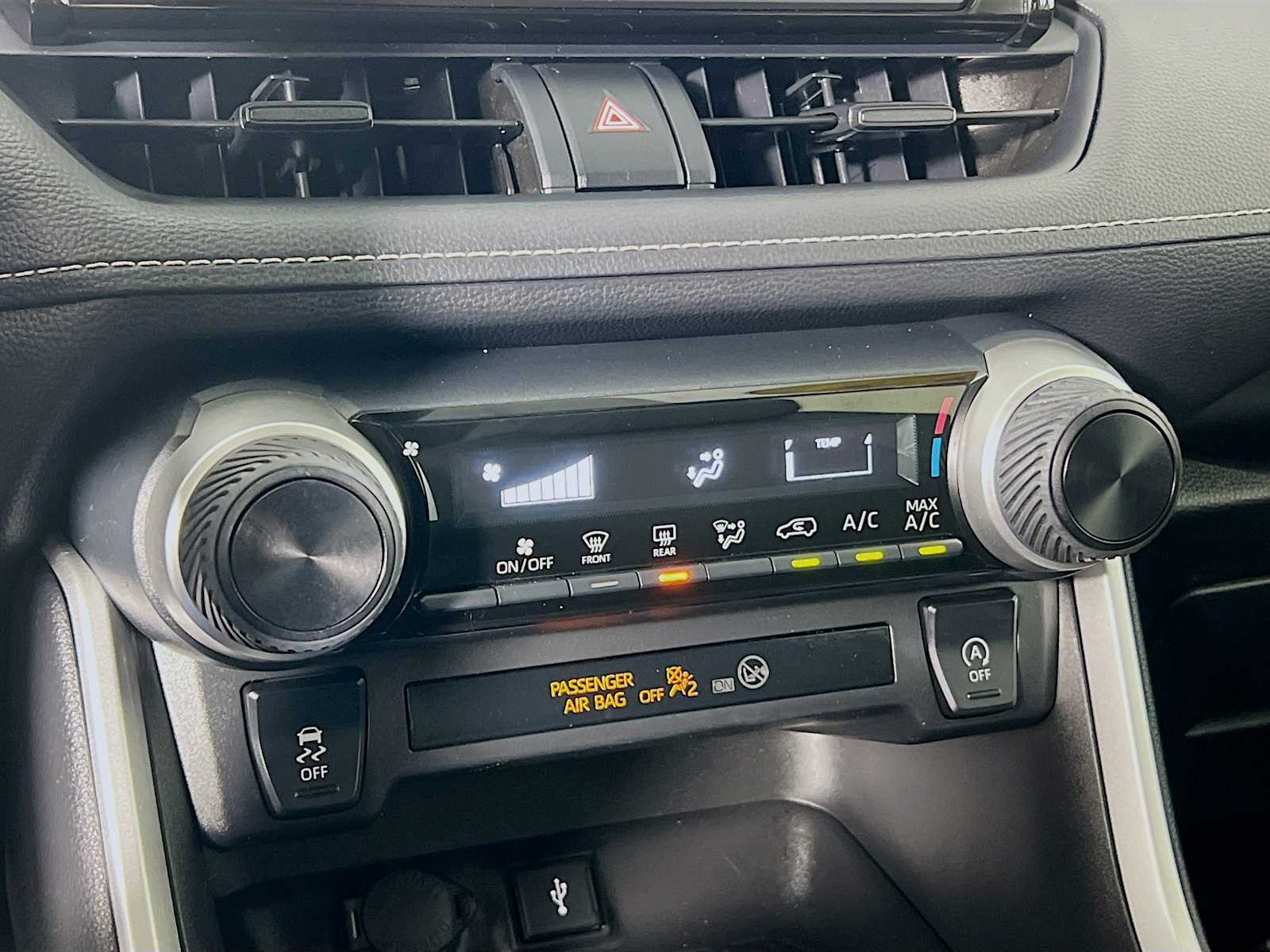2022 Toyota RAV4 LE - Photo 15