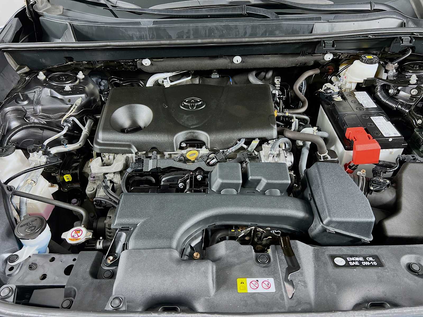 2022 Toyota RAV4 LE - Photo 29
