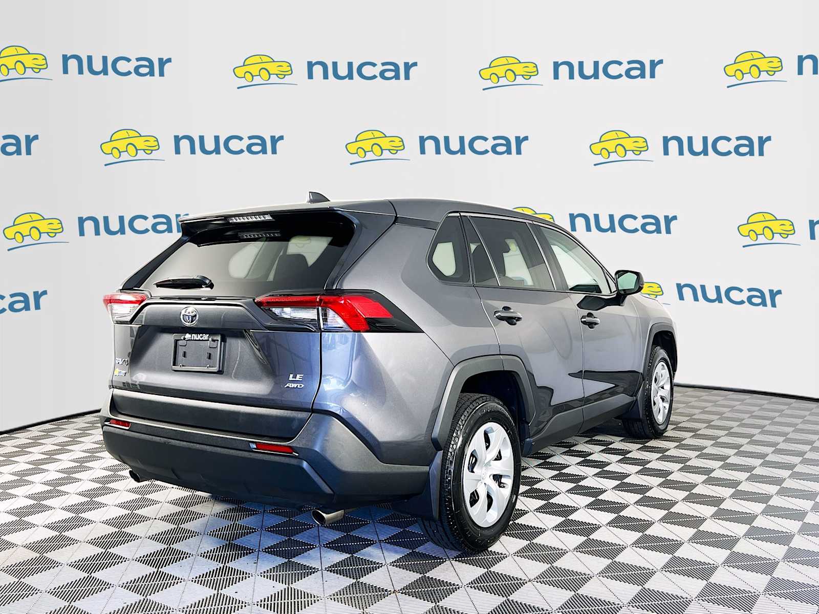 2022 Toyota RAV4 LE - Photo 7