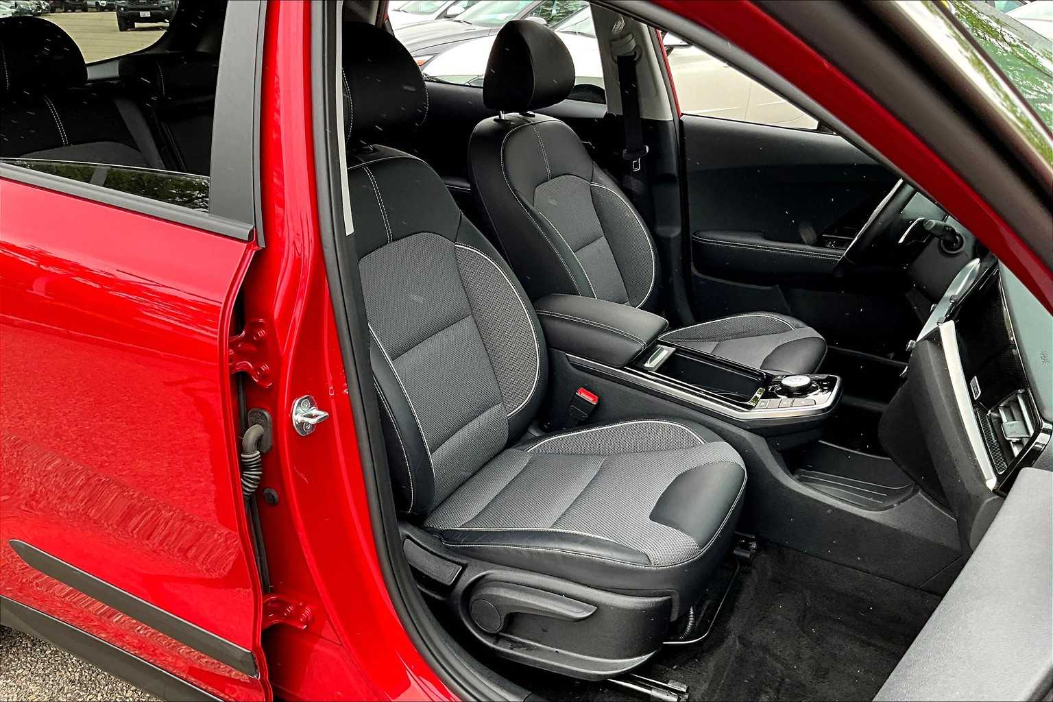 2022 Kia Niro EV EX - Photo 11